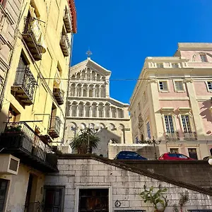 Piazza Carlo Alberto Gasthuis Cagliari